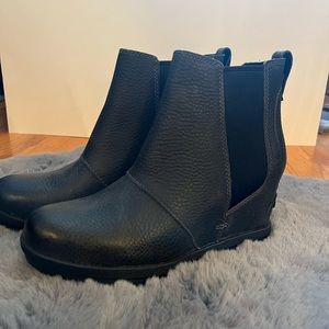 NEW Sorel Joan of Arc Wedge Chelsea Boot. Size 8.5 Black